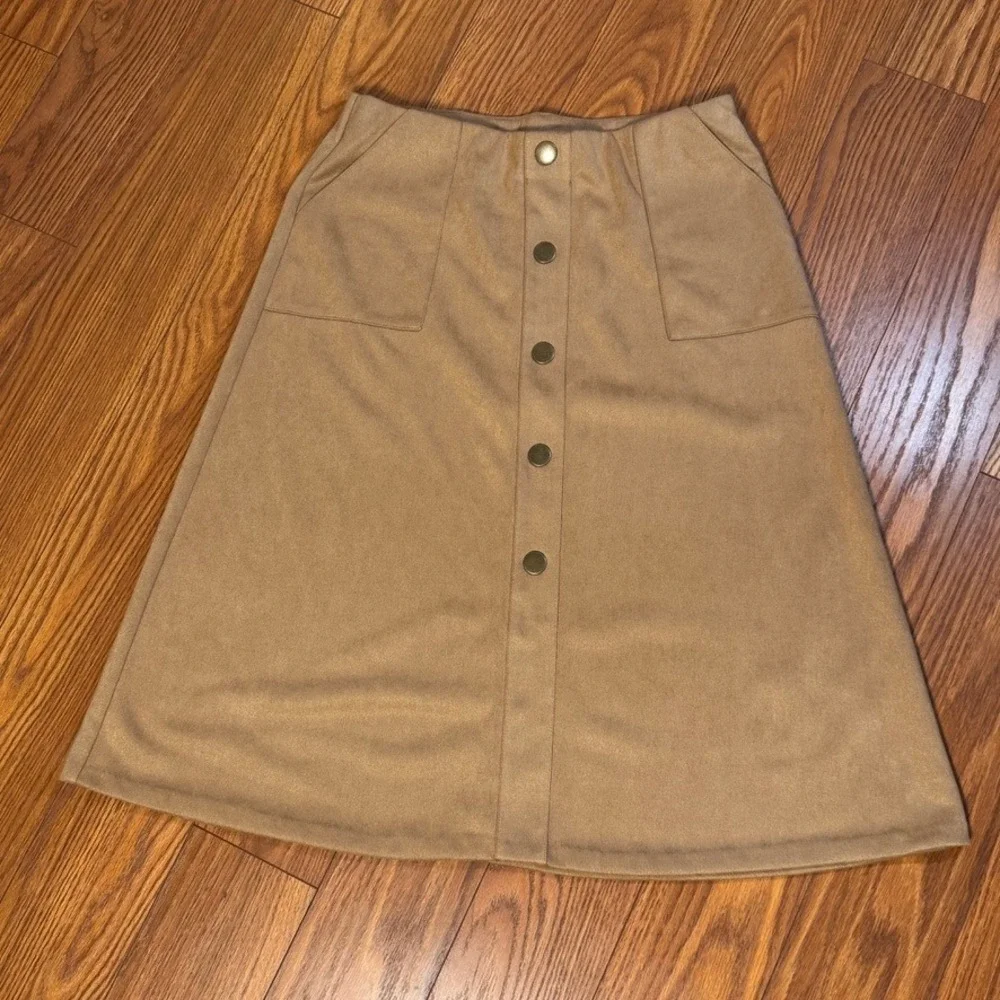 Cato Womens Faux Suede Button Front A-Line Skirt Camel Tan Midi Pockets Medium